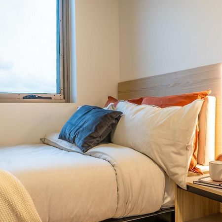 Comfy Stay At Switch Living In The Centre Of Аделейд Екстериор снимка