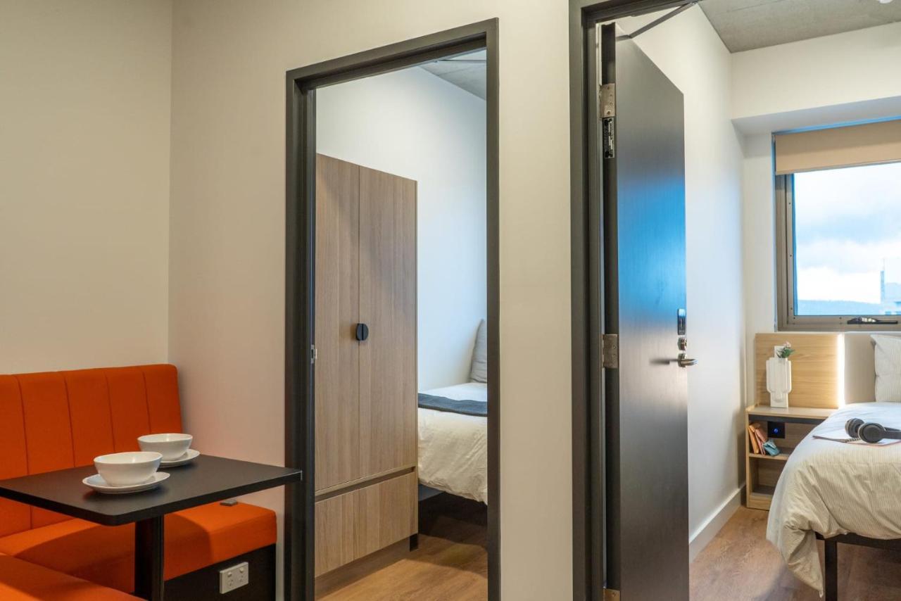 Comfy Stay At Switch Living In The Centre Of Аделейд Екстериор снимка