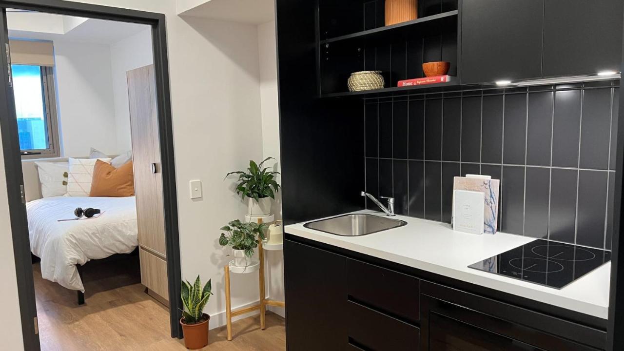 Comfy Stay At Switch Living In The Centre Of Аделейд Екстериор снимка